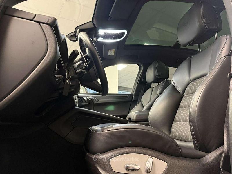 Usata Porsche Macan Chrono 265 CV (194 kW) 2024 Bianco SUV