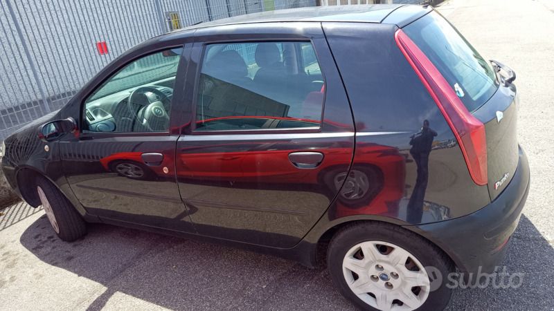 Usata Fiat Punto 60 CV (44 kW) 2006 Nero Utilitaria