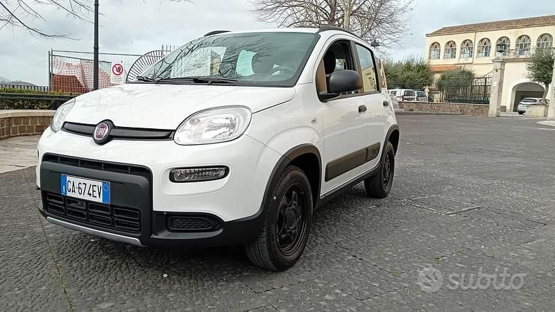 Usata Fiat Panda 4x4 S 86 CV (63 kW) 2020 Bianco Utilitaria
