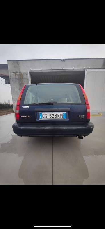 Usata Volvo 850 260 CV (191 kW) 1996 Blu/azzurro Station wagon