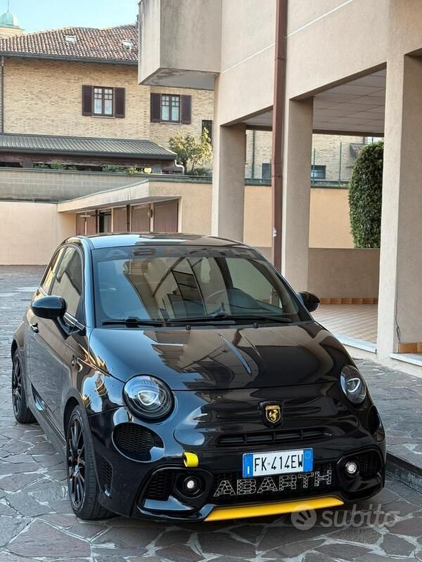 Nero Usata 2017 Abarth 595 Pista Due volumi | 15.000 € (Buon prezzo) - Immagine 1/4