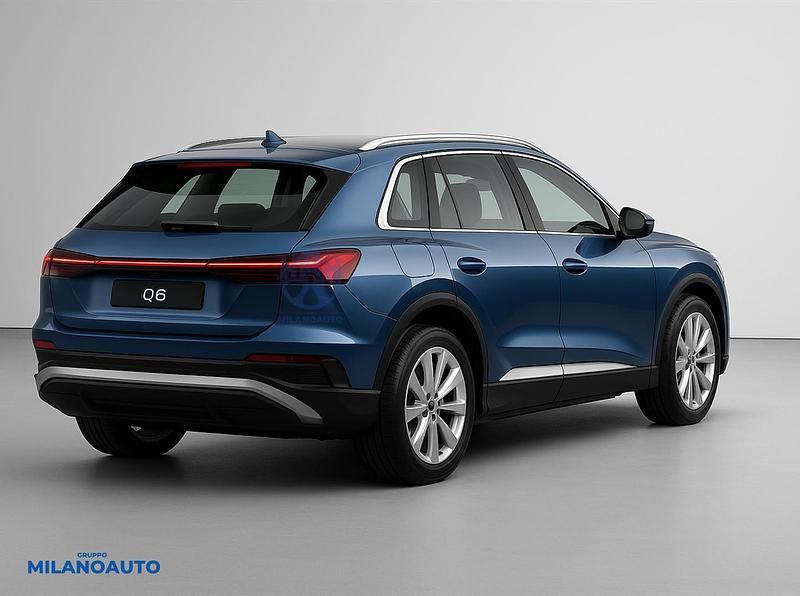 Usata Audi Q6 e-tron Ambiente 185 kW (252 CV) 2025 Blu SUV