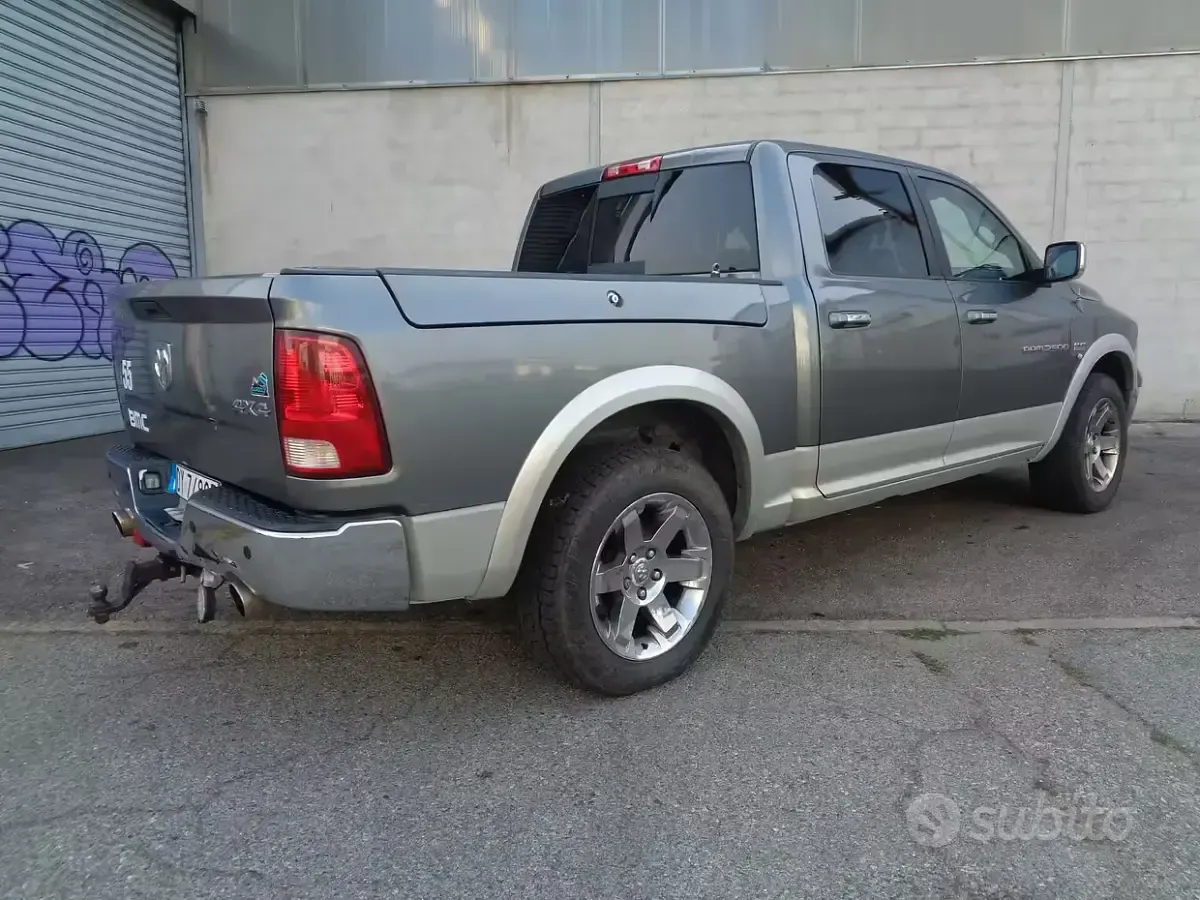 Usata Dodge Ram 396 CV (291 kW) 2009 Grigio Pick-up
