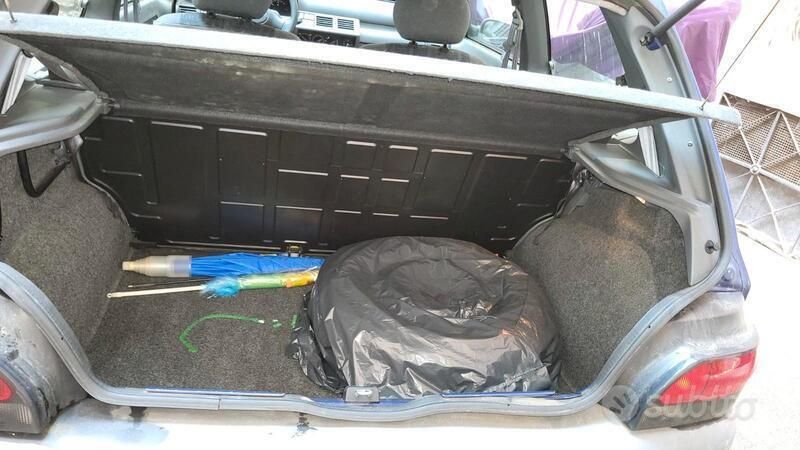 Usata Renault Clio II 58 CV (42 kW) 1998 Blu Utilitaria