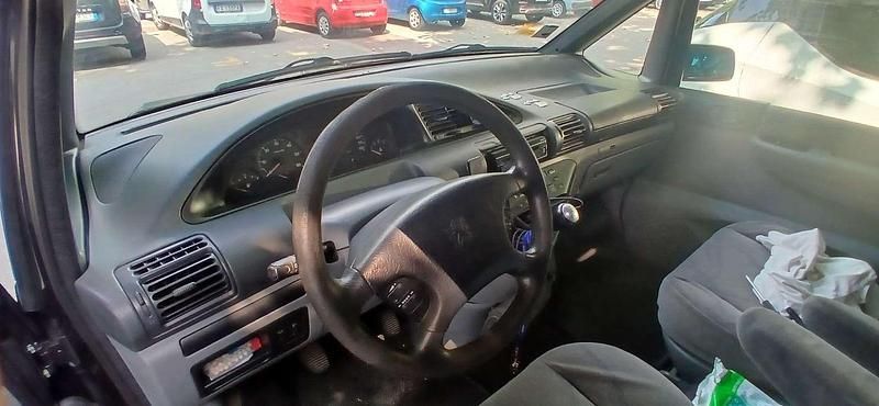 Usata Peugeot 806 Family 109 CV (80 kW) 2000 Monovolume
