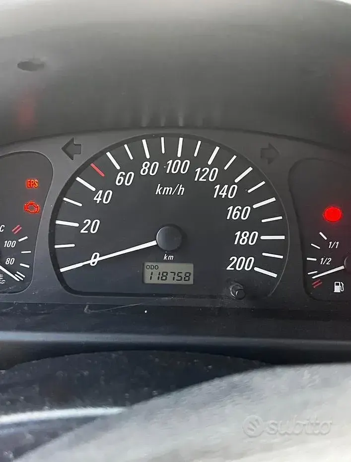 Usata Opel Agila 58 CV (42 kW) 2003 Verde Monovolume
