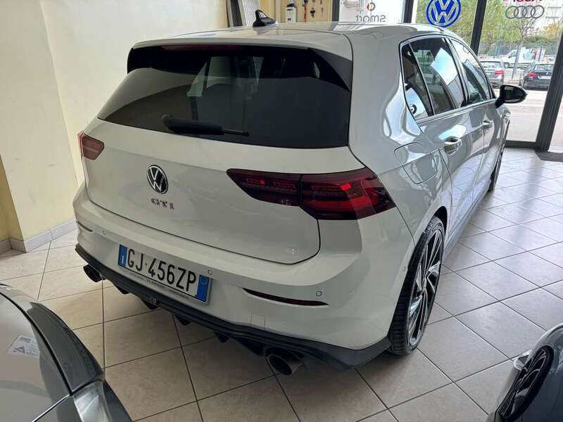 Usato 2021 VW Golf 2.0 Benzin 245 CV (30.900 €)