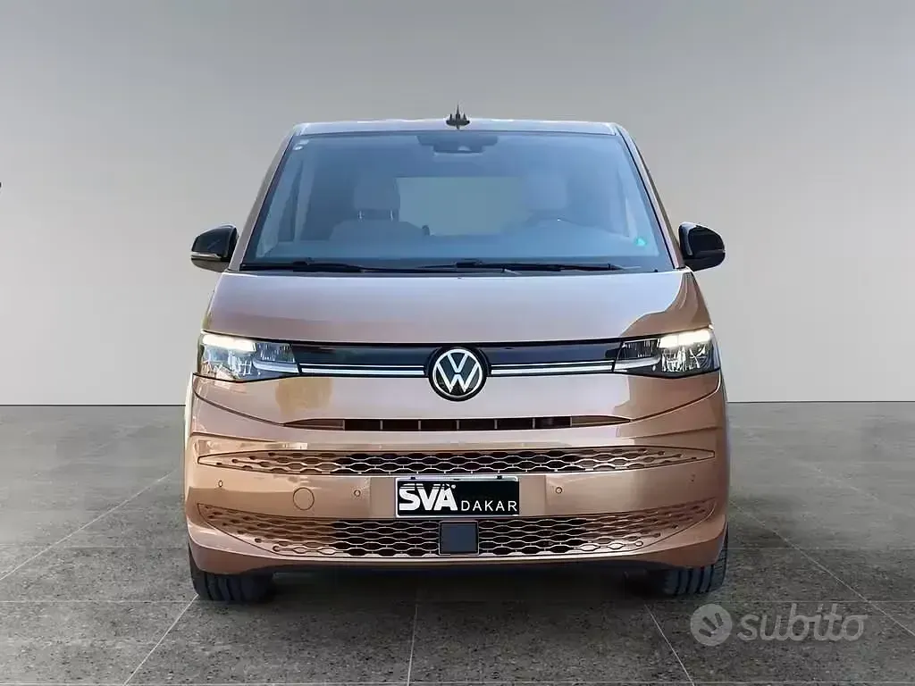 Usata VW Multivan Life 150 CV (110 kW) 2023 Marrone Monovolume