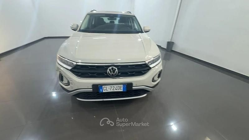 Usata VW T-Roc Life 110 CV (80 kW) 2022 Argento SUV