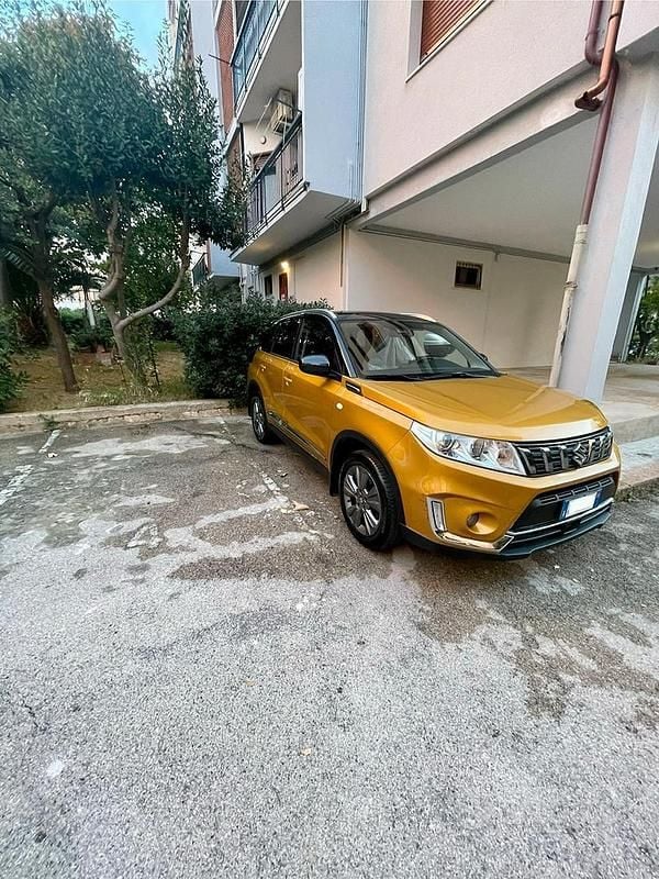 Usata 2018 Suzuki Vitara Tre volumi | 17.000 € (Buon prezzo) - Immagine 1/4
