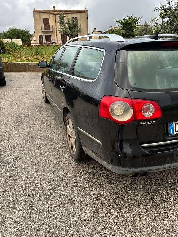 Usata VW Passat Highline 170 CV (125 kW) 2009 Blu/azzurro Station wagon
