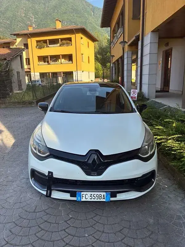 Usata Renault Clio IV Trophy 220 CV (161 kW) 2016 Bianco Berlina