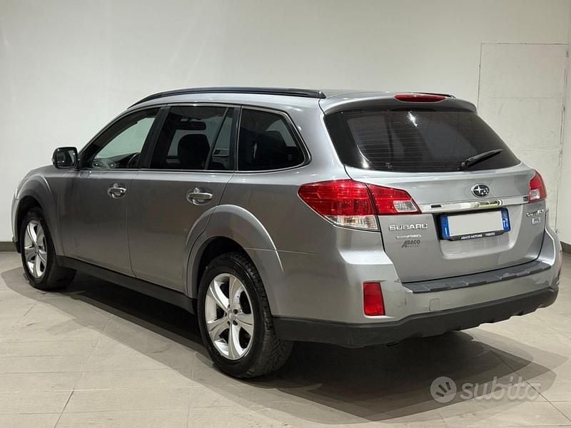 Usata Subaru Outback 150 CV (110 kW) 2010 Grigio Station wagon