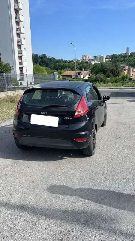 Usata Ford Fiesta 75 CV (55 kW) 2009 Berlina