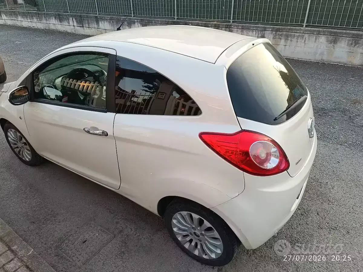 Usata Ford Ka 75 CV (55 kW) 2011 Bianco Utilitaria
