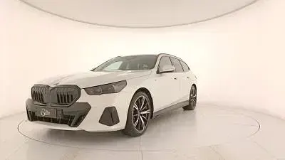 Usata BMW 520 Luxury Line 197 CV (144 kW) 2024 Antracite Station wagon