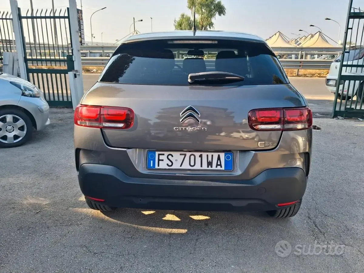 Usata Citroën C4 Shine 99 CV (72 kW) 2018 Grigio Berlina