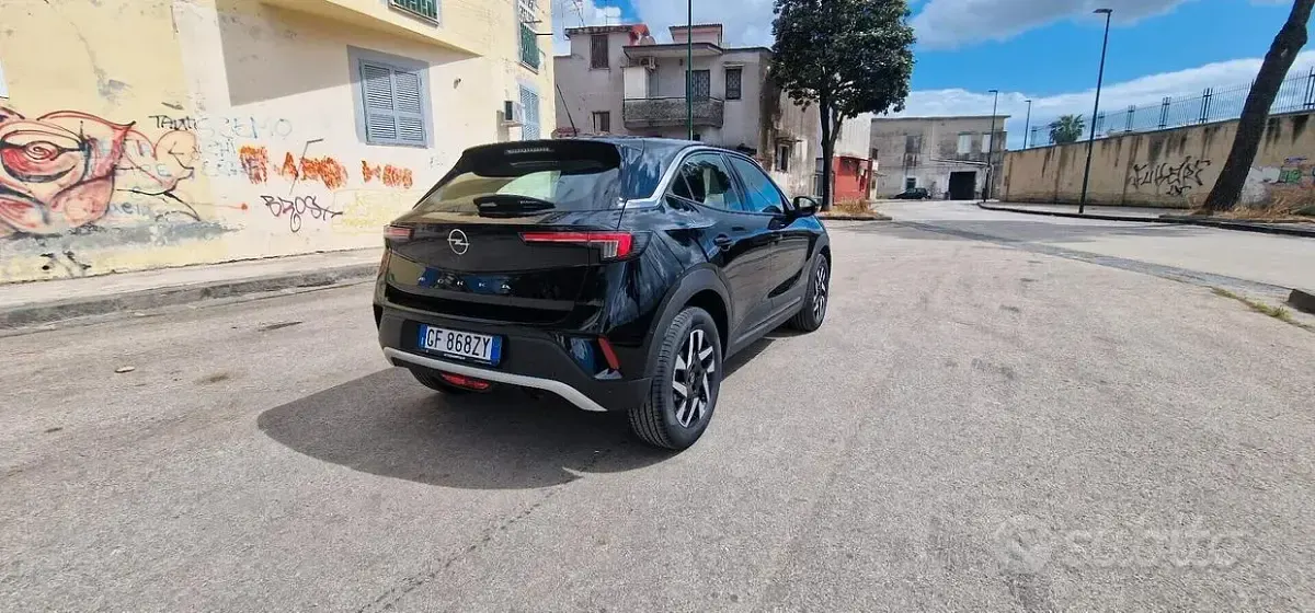Usata Opel Mokka Elegance 101 CV (74 kW) 2022 Nero SUV
