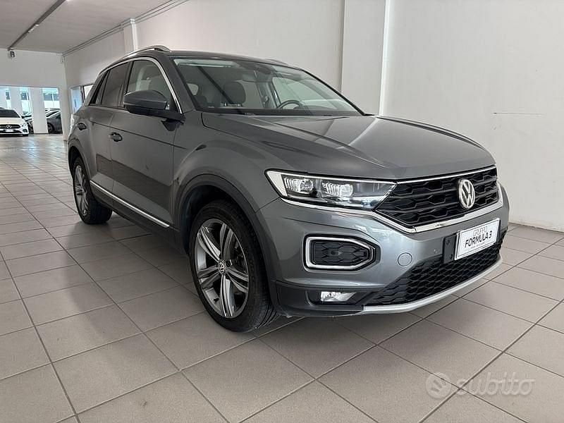 Usata VW T-Roc Business 150 CV (110 kW) 2020 Grigio SUV