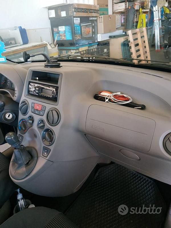 Usata Fiat Panda 70 CV (51 kW) 2006 Blu Utilitaria