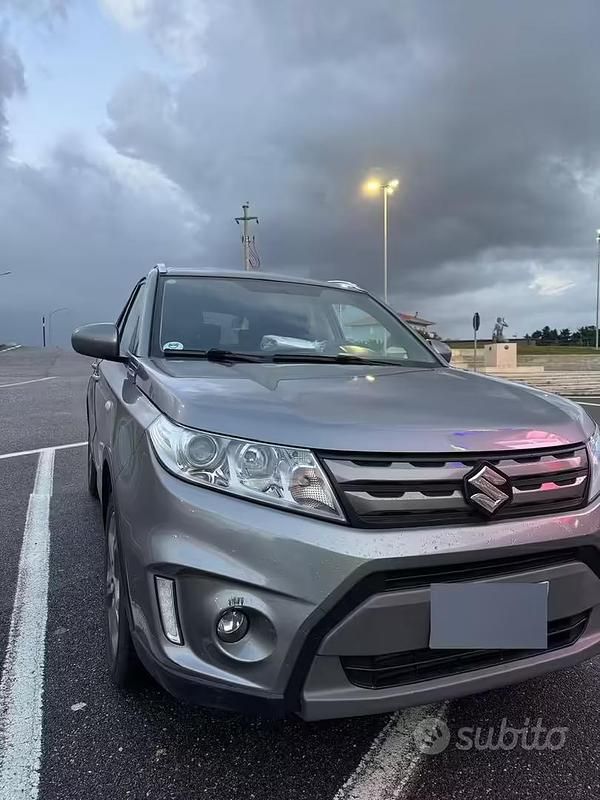 Usata Suzuki Vitara 120 CV (88 kW) 2017 Grigio SUV