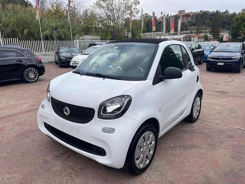 Bianco Usata 2017 Smart ForTwo Coupé Utilitaria | 12.000 € (Buon prezzo) - Immagine 1/4