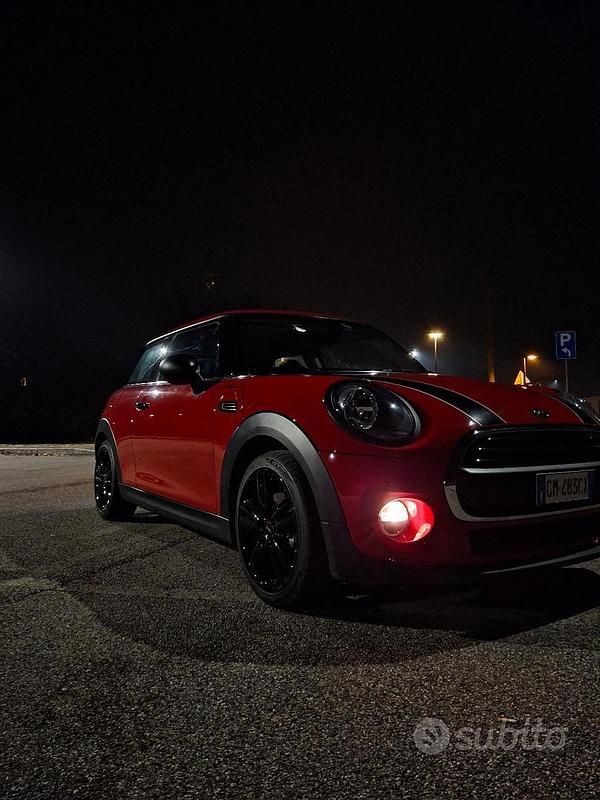 Rosso Usata 2019 Mini ONE Due volumi | 14.000 € (Buon prezzo) - Immagine 1/4