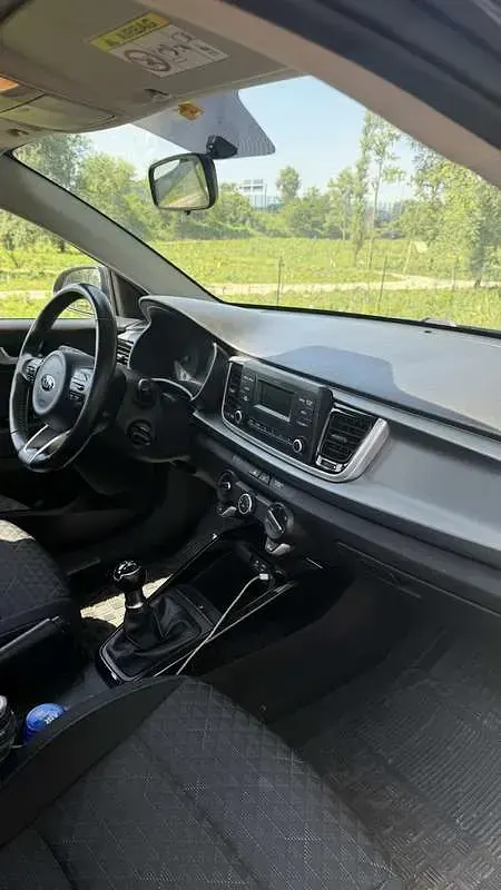 Usata Kia Rio Active 86 CV (63 kW) 2017 Berlina