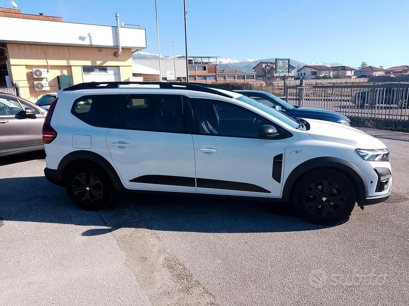 Usata Dacia Jogger Extreme 101 CV (74 kW) 2022 Bianco Monovolume