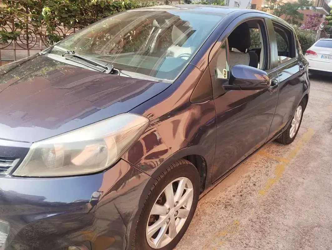 Usata Toyota Yaris Style 90 CV (66 kW) 2013 Utilitaria