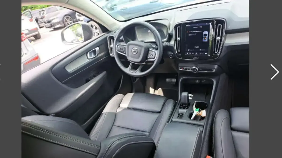 Usata Volvo XC40 Core 163 CV (119 kW) 2025 Verde SUV