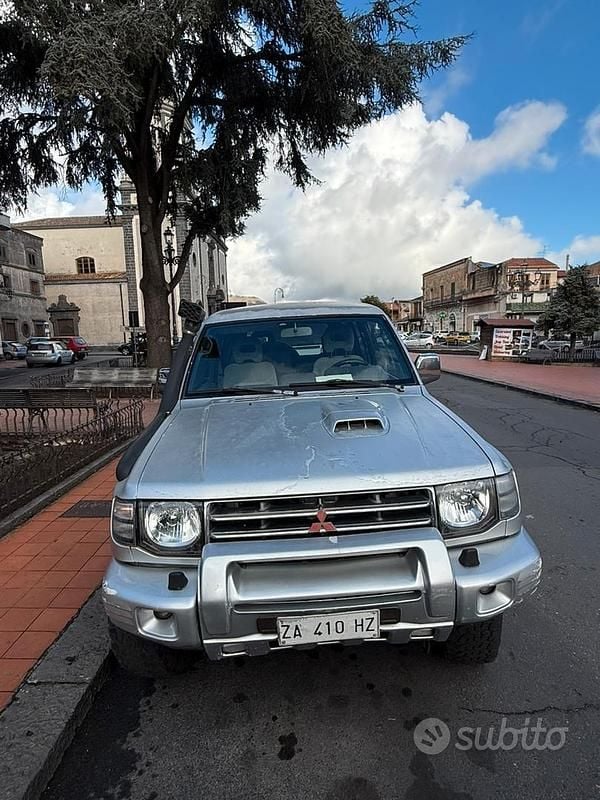 Usata Mitsubishi Pajero 125 CV (91 kW) 1999 Grigio SUV