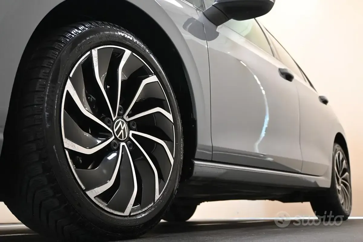 Usata VW Golf VIII 110 CV (80 kW) 2020 Grigio Berlina