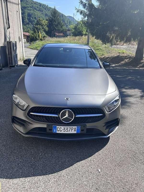Usata Mercedes A180 Premium 116 CV (85 kW) 2021 Grigio Berlina