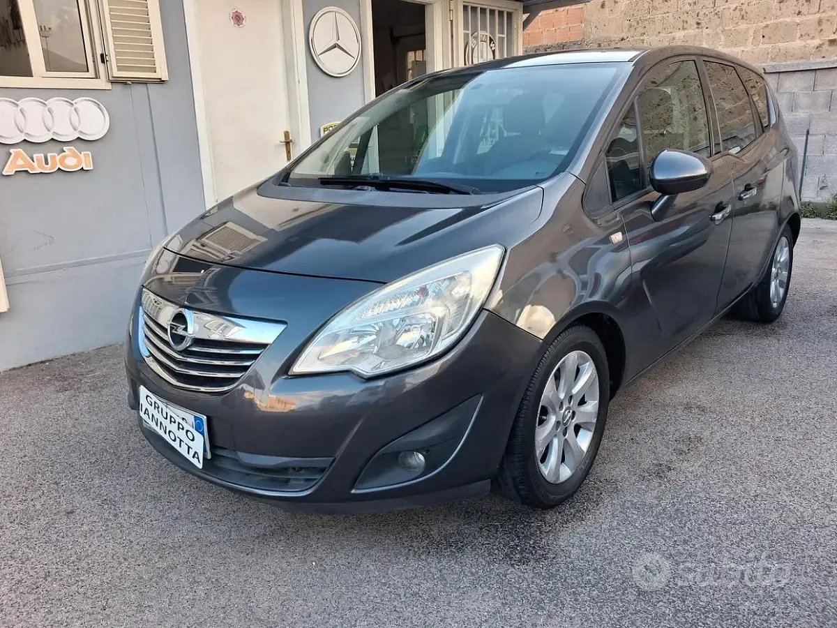 Usata Opel Meriva 95 CV (69 kW) 2011 Grigio Monovolume
