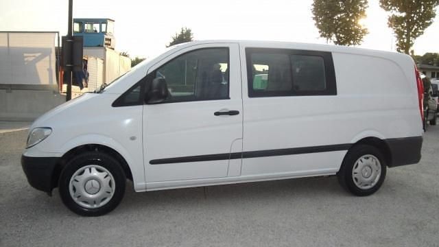 Usata Mercedes Vito 150 CV (110 kW) 2012 Bianco pastello Furgone