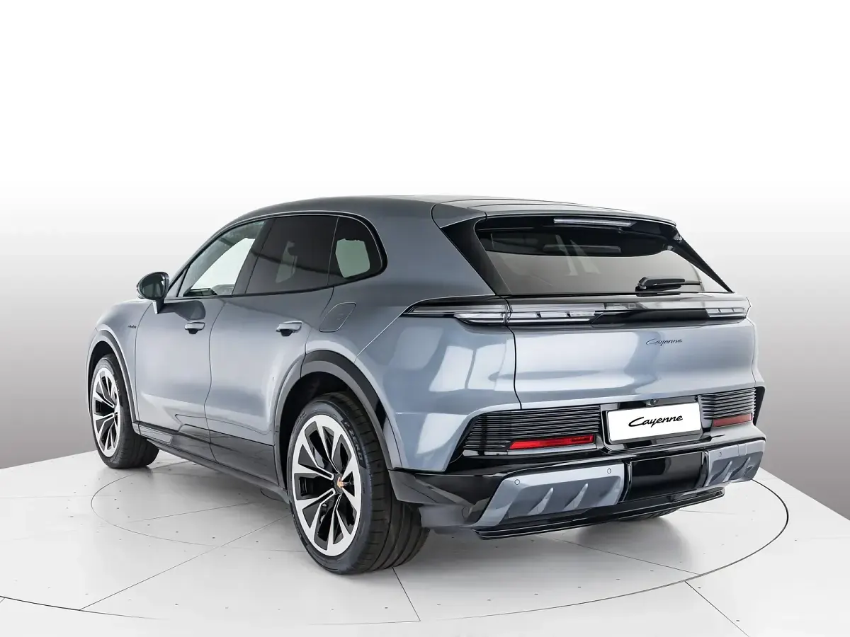 Nuova Porsche Cayenne Electric 2026 Grigio vanadio metallizzato SUV
