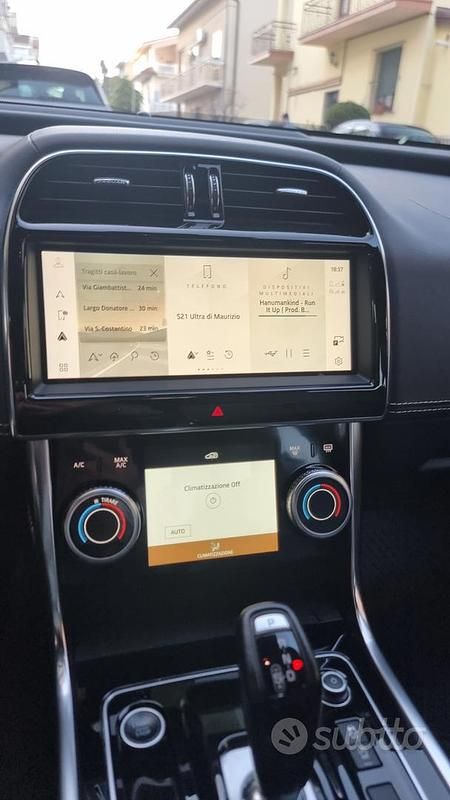 Usata Jaguar XE R-Dynamic 204 CV (150 kW) 2021 Nero Berlina