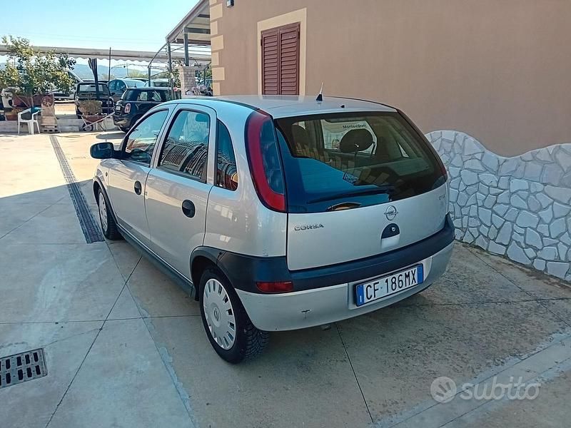 Usata Opel Corsa Club 74 CV (54 kW) 2003 Grigio Utilitaria