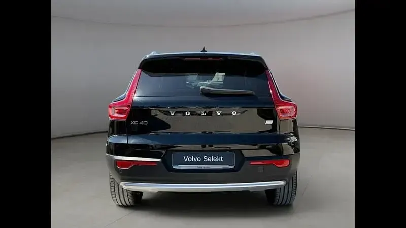 Usata Volvo XC40 211 CV (155 kW) 2023 Nero SUV