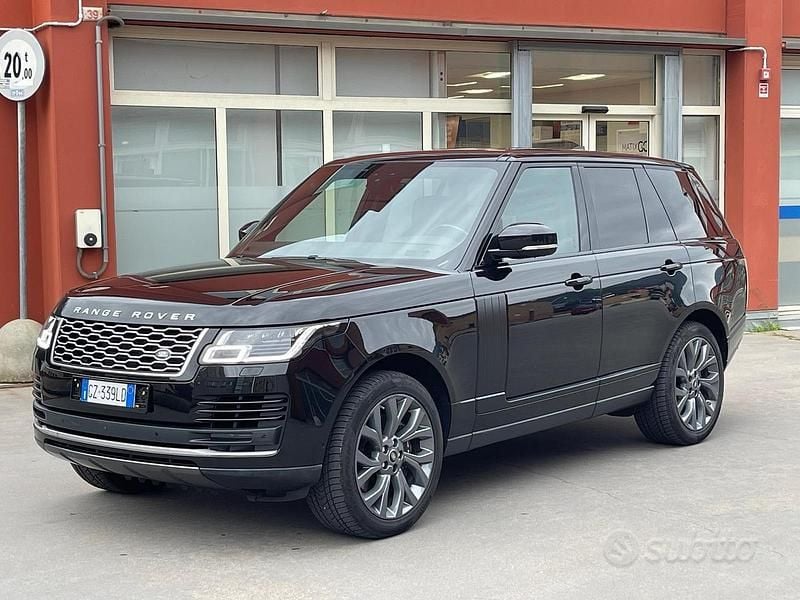 Nero Usata 2020 Land Rover Range Rover Vogue SUV | 65.000 € - Immagine 1/4