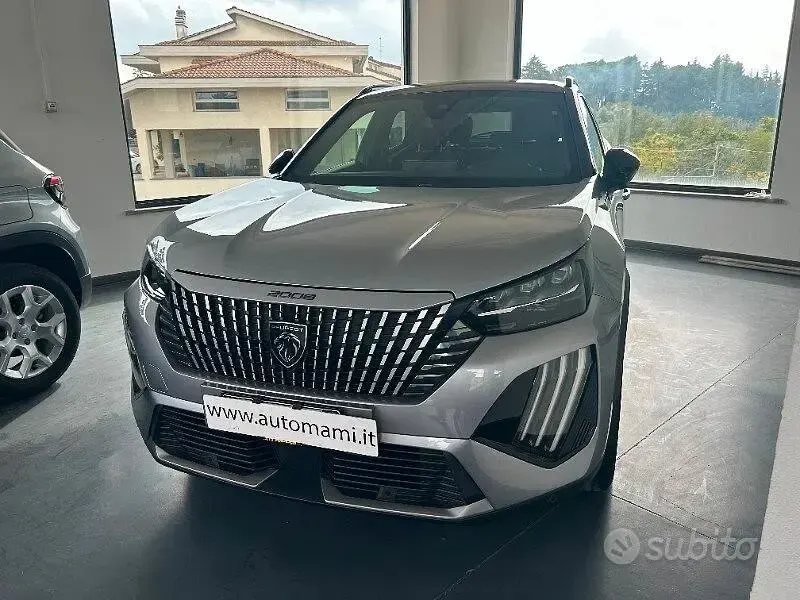 Używany Peugeot 2008 S 131 KM (96 kW) 2024 Szary SUV