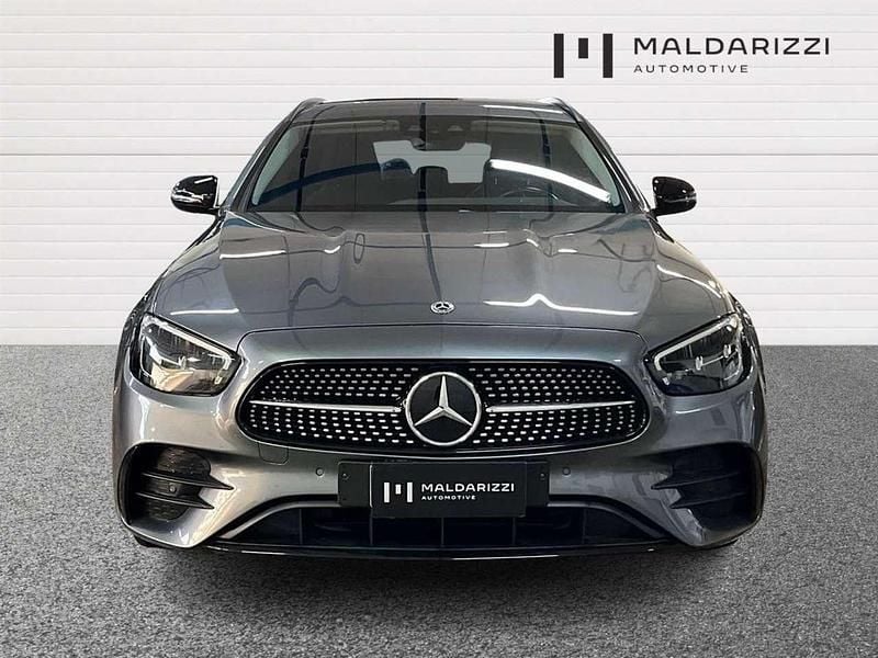 Usata Mercedes E300 Premium 194 CV (142 kW) 2022 Argento selenite Station wagon