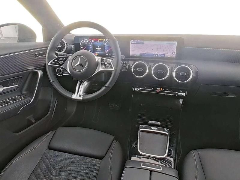 Usata Mercedes A180 Advanced 136 CV (100 kW) 2025 Nero Utilitaria