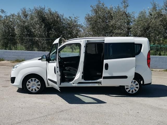 Usata Opel Combo 120 CV (88 kW) 2016 Bianco Monovolume