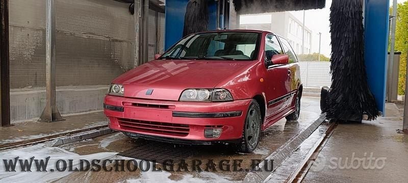Usata Fiat Punto 136 CV (100 kW) 1999 Rosso Utilitaria