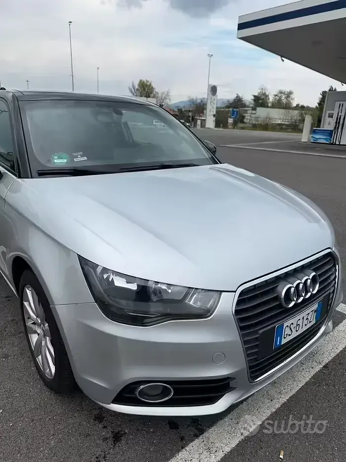 Usata Audi A1 Comfort 90 CV (66 kW) 2013 Blu Utilitaria