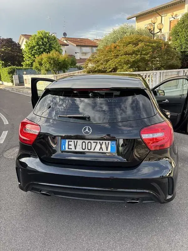 Usata Mercedes A200 Premium 136 CV (100 kW) 2014 Nero Berlina
