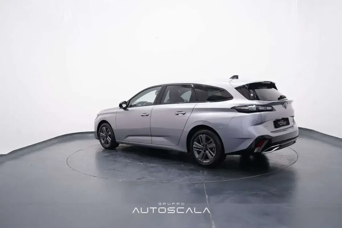 Usata Peugeot 308 Allure 131 CV (96 kW) 2024 Grigio artense met. Station wagon