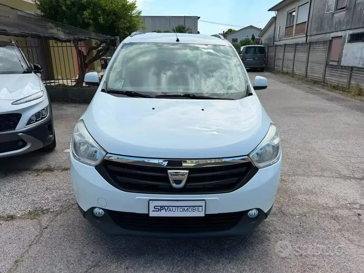 Usata Dacia Lodgy Lauréate 107 CV (78 kW) 2012 Bianco Monovolume